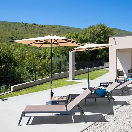 Awesome Vila